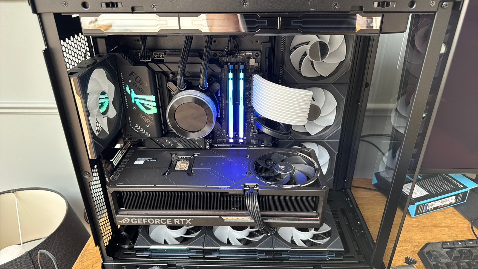 High tech game pc asus x870 geoforce 5080 lian li amd, Ophalen, Zo goed als nieuw, 4 Ghz of meer