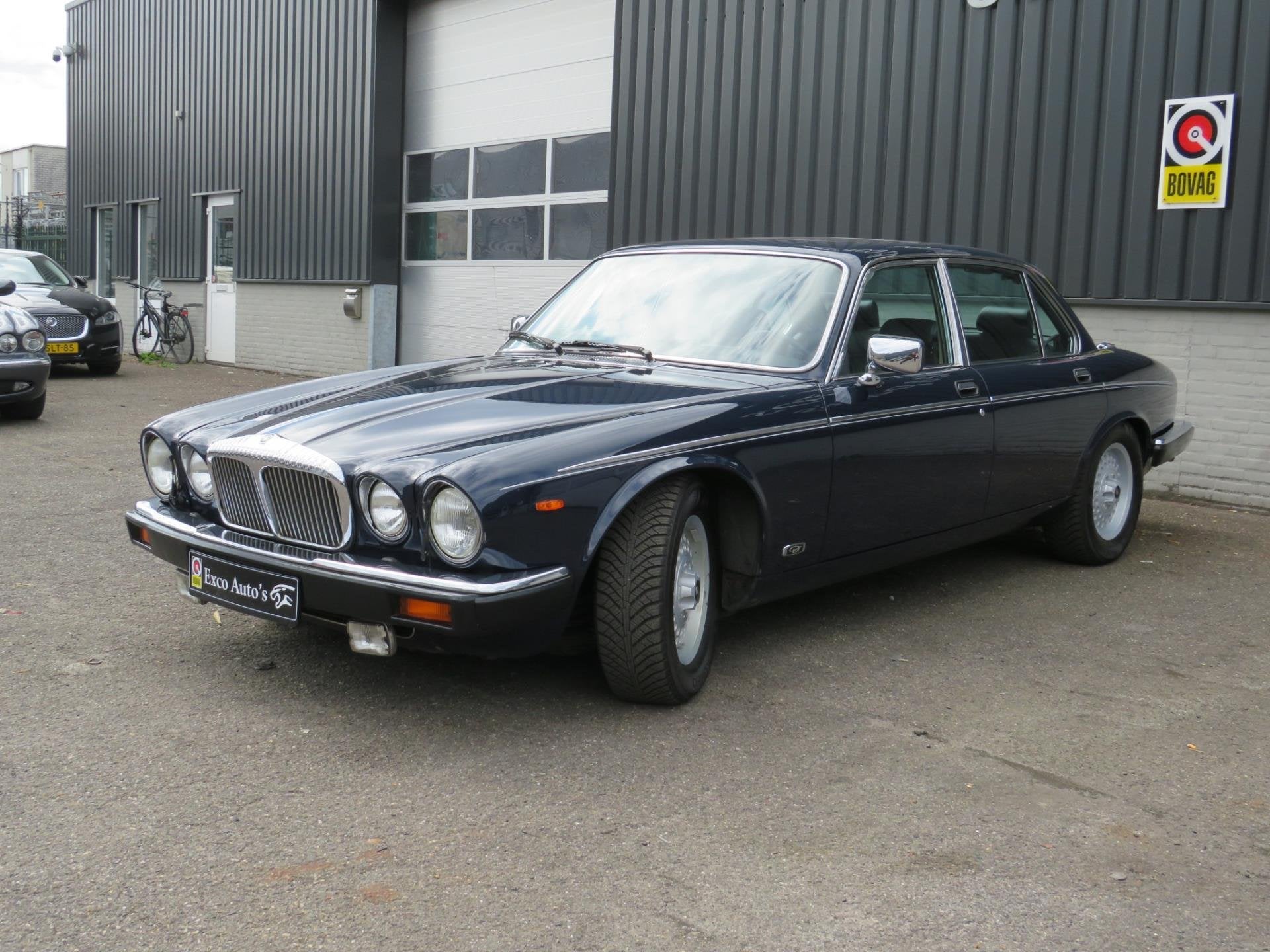 Daimler Double Six 5.3 V12, Auto's, Automaat, Dealer onderhouden, Achterwielaandrijving, Gebruikt