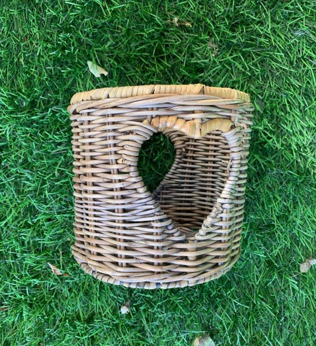 Leuke hartvormige rieten bloempot voor binnen en buiten, Ophalen, Zo goed als nieuw, Riet