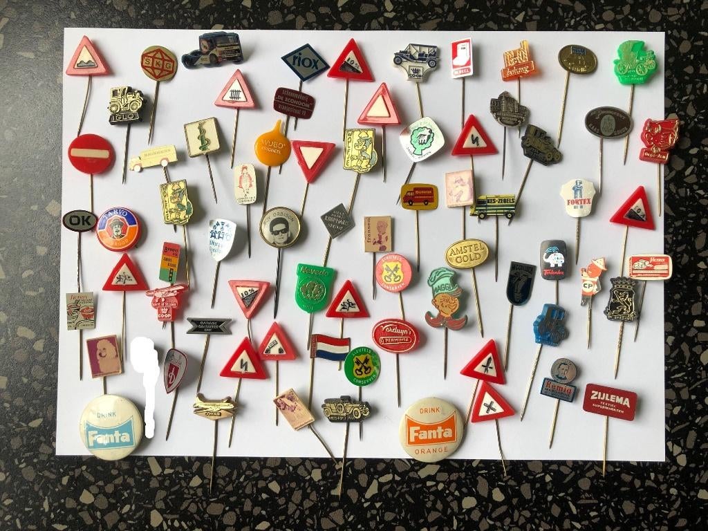 72 speldjes spelden speld buttons. Van alles wat., Ophalen of Verzenden, Gebruikt, Overige onderwerpen, Speldje of Pin