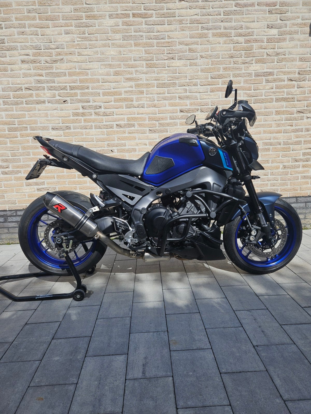Laatste kans! Yamaha MT 09 | 2024 | 5.912 km | Garantie 2029, 890 cc, Motorrijbewijs A, Handvatverwarming, 3 cilinders