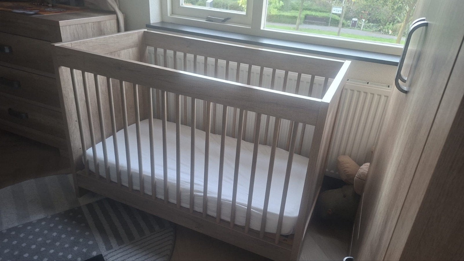 Ledikant en Commode Set, Ophalen, 50 tot 70 cm, Zo goed als nieuw, 75 tot 100 cm