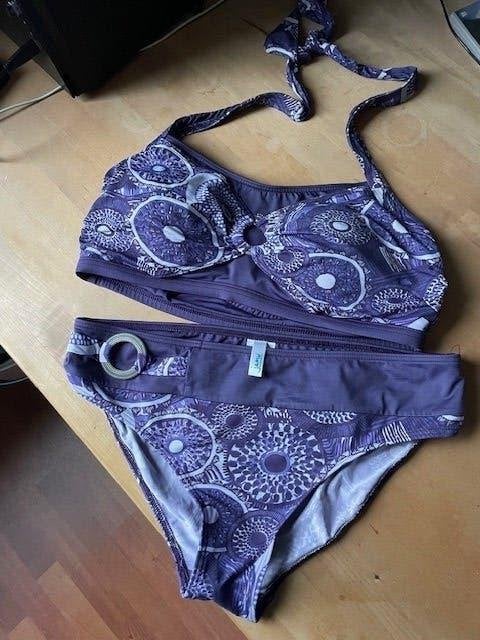 bikini prothese, Kleding | Dames, Badmode en Zwemkleding, Paars, Ophalen of Verzenden, Jamu Australian, Bikini