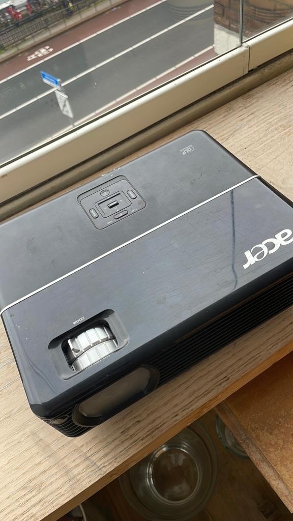 Beamer met goede lamp, Audio, Tv en Foto, Beamers, Ophalen of Verzenden, Overige resoluties, Acer, Gebruikt