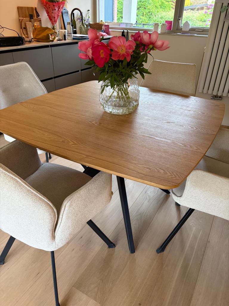 Vierkante eettafel, 120x120cm, ZGAN, Huis en Inrichting, Tafels | Eettafels, Ophalen, Scandinavisch, Zo goed als nieuw, Vier personen