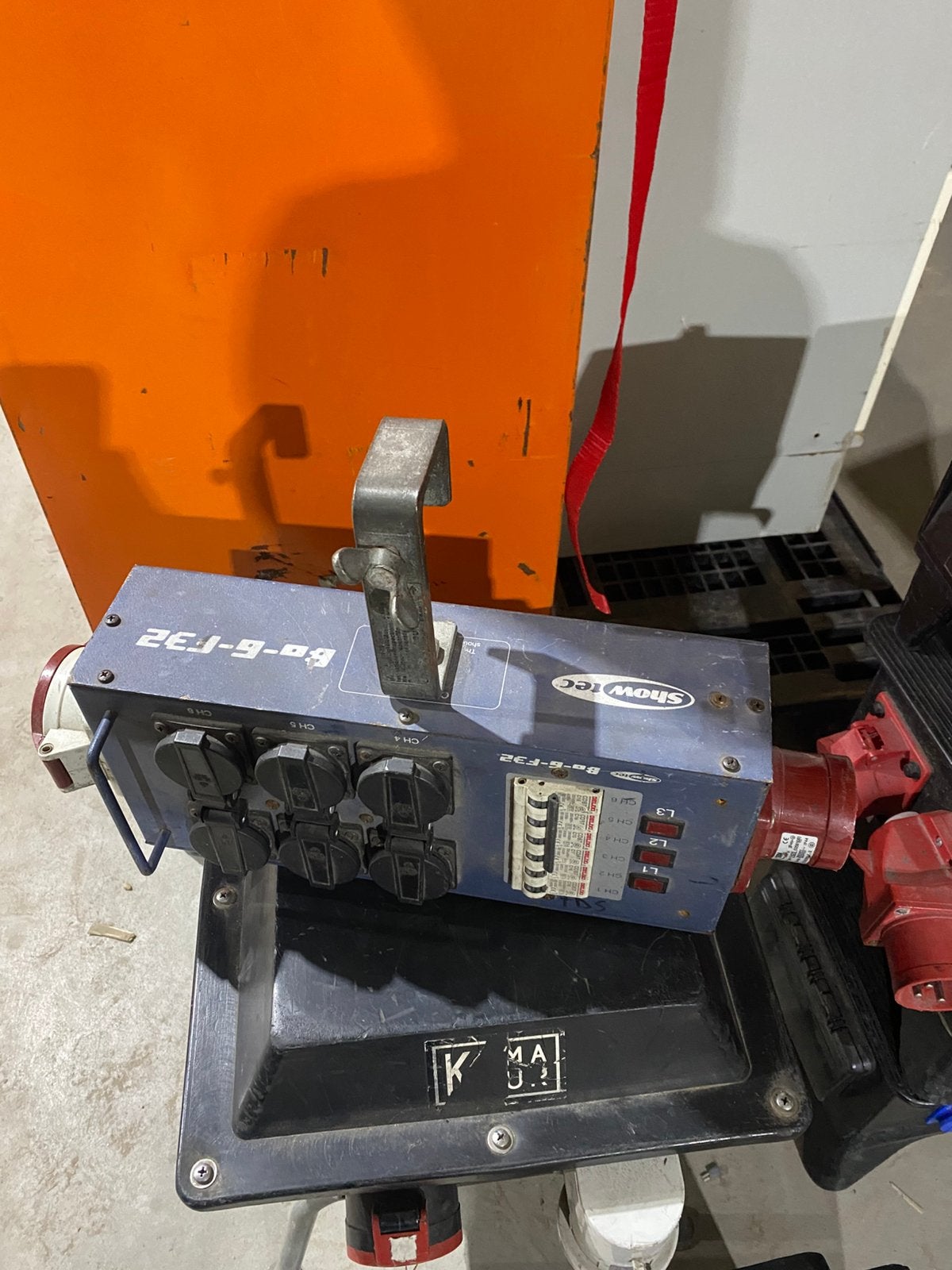 Showtec bo-6-f32 krachtstroomverdeler, Ophalen, Gebruikt, Licht