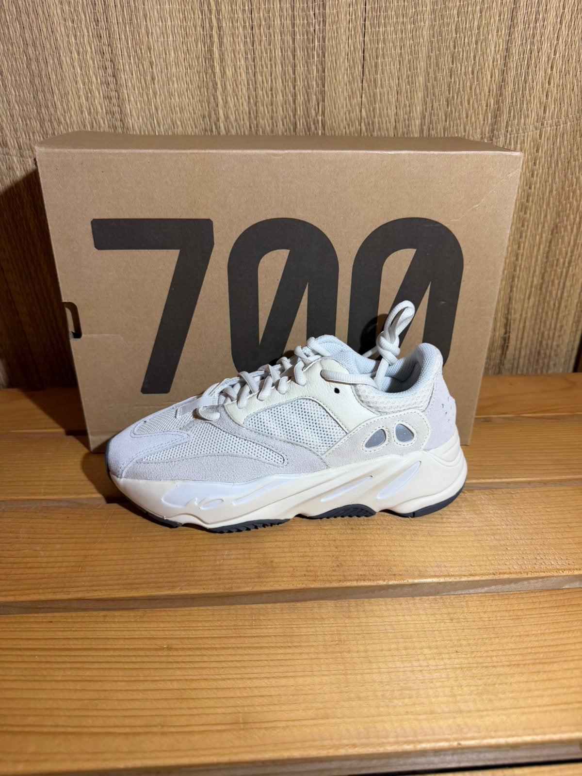 adidas Yeezy Boost 700 Analog, Kleding | Heren, Schoenen, Ophalen of Verzenden, Nieuw