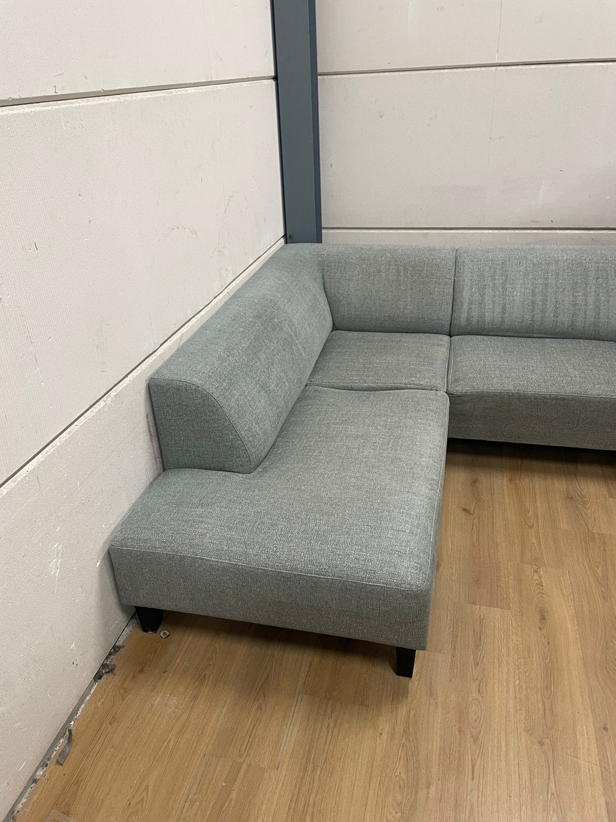 Mooie luxe grijs groene hoekbank - GEREINIGD!!!, Huis en Inrichting, Ophalen, 250 tot 300 cm, Luxe, Hoekbank