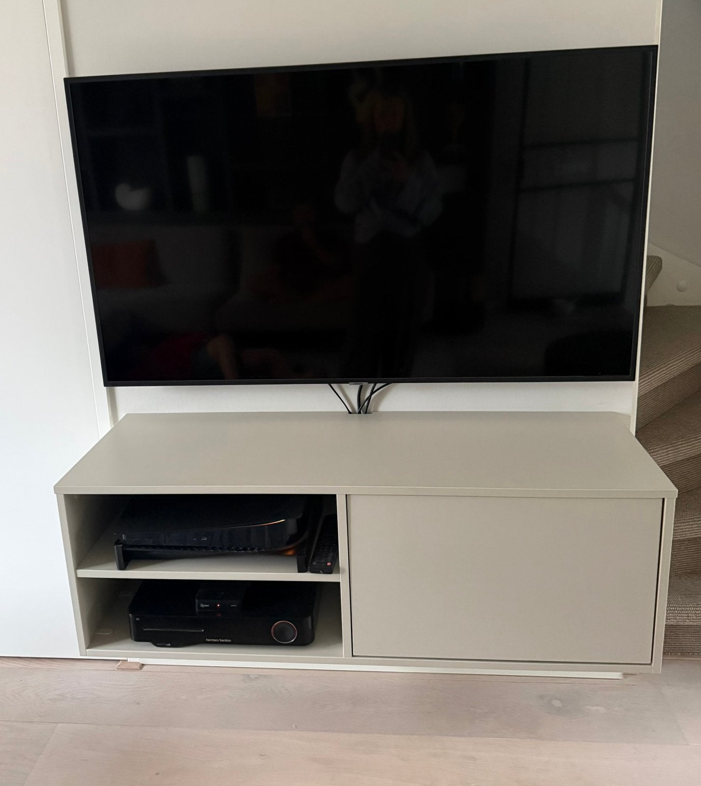 Monoz zwevend tv meubel, Huis en Inrichting, Kasten | Televisiemeubels, 100 tot 150 cm, Ophalen of Verzenden, Zo goed als nieuw