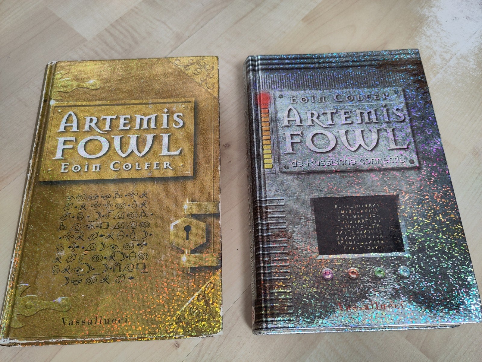 Artemis Fowl Boeken - De Russische Connectie & De Eerste, Ophalen of Verzenden