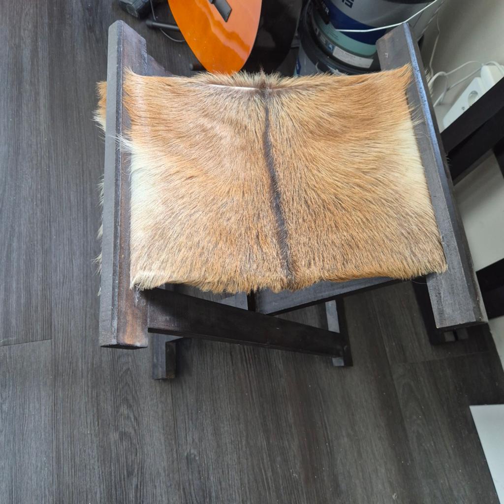 Houten krukjes met geitenvel - inklapbaar, Ophalen