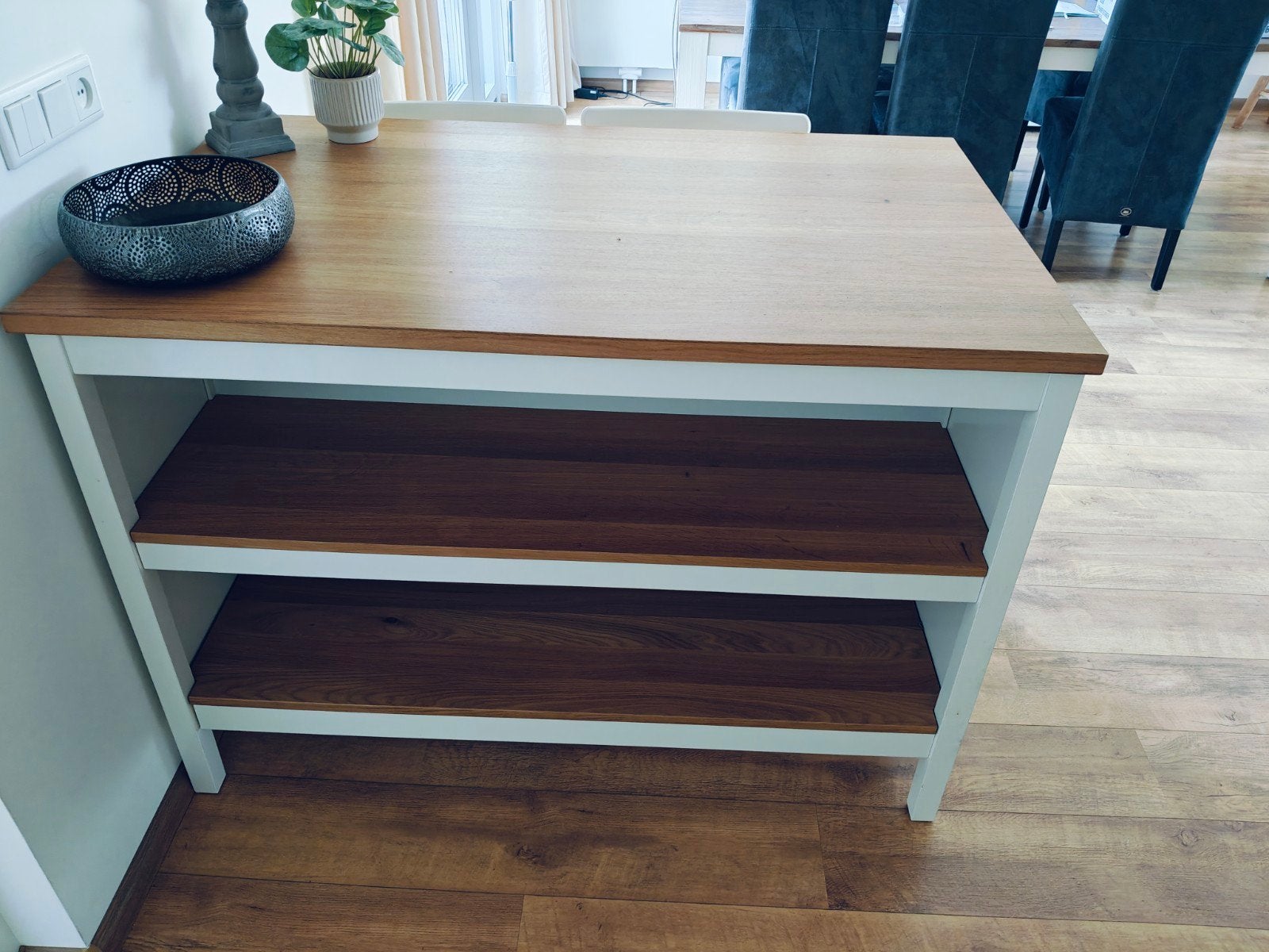 Eiken met ecru keukeneiland/bartafel opbergruimte en krukken, Ophalen, 100 tot 150 cm, Eikenhout, 50 tot 100 cm