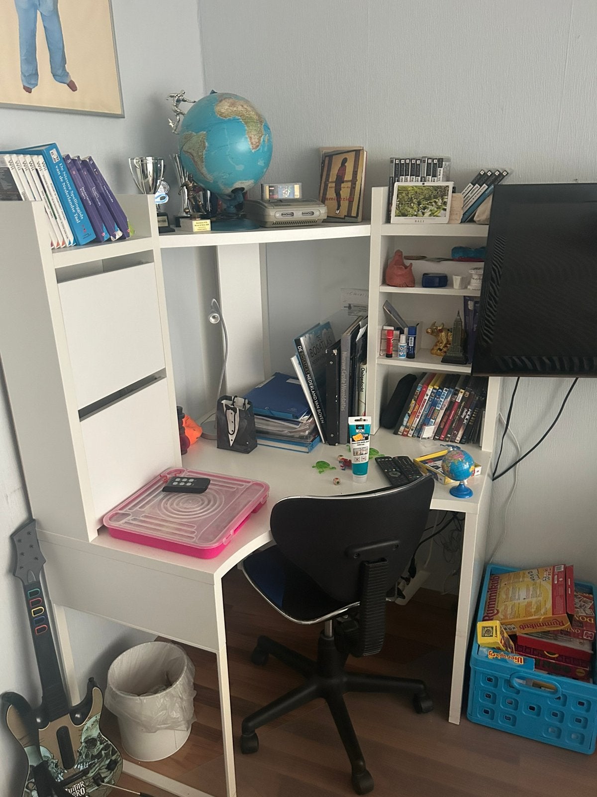 Hoekbureau IKEA, Ophalen, Hout, Zo goed als nieuw, IKEA
