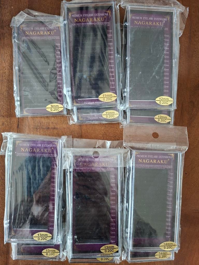 Wimperextensions one by one 11 NIEUWE doosjes, Ophalen of Verzenden, Nieuw, Zwart, Ogen