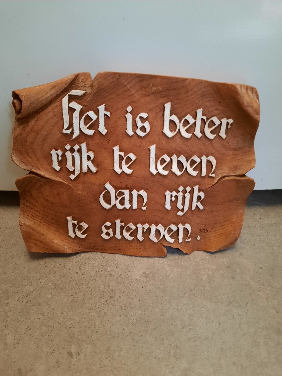 Vintage retro Het is beter rijk televen dan rijk testerven, Huis en Inrichting, Woonaccessoires | Tekstborden en Spreuken, Gebruikt