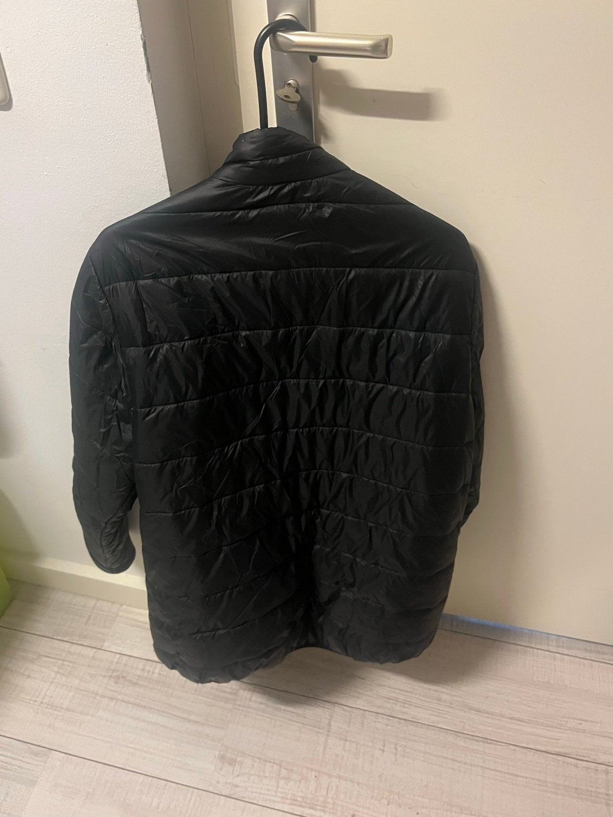 Adidas Zwart Gewatteerd Jack - Maat M, Kleding | Heren, Jassen | Winter, Ophalen of Verzenden, Zo goed als nieuw, Maat 48/50 (M)