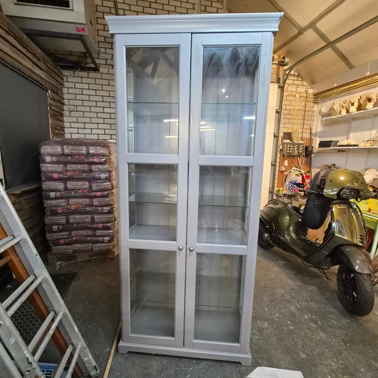 IKEA Vitrinekast - Nette Staat met 5 Legplanken, Huis en Inrichting, Ophalen, Met deur(en), 200 cm of meer, 50 tot 100 cm