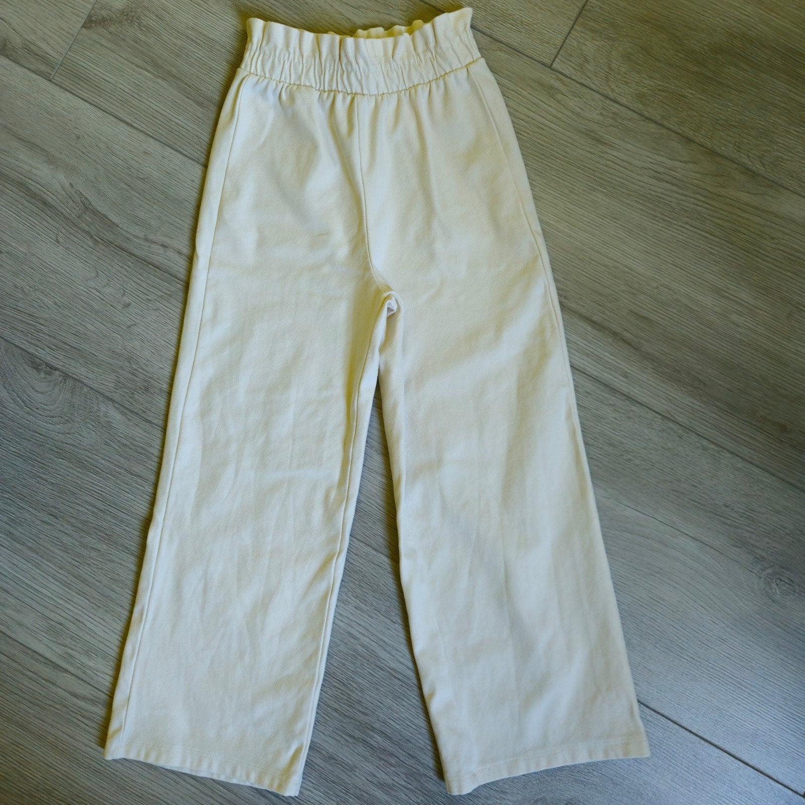 Leuke Zara broek maat 122, Broek, Meisje, Ophalen of Verzenden, Zo goed als nieuw