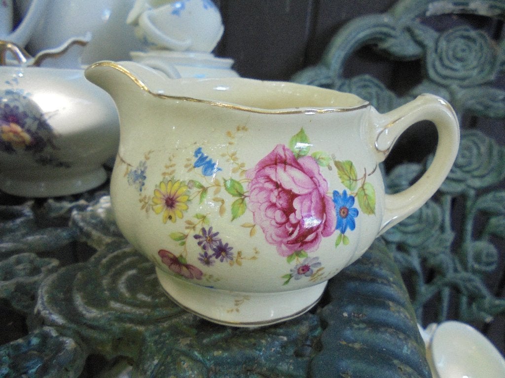 Melkkannetje Spingend Hert met bloemboeket / roze roos, Antiek en Kunst, Ophalen of Verzenden