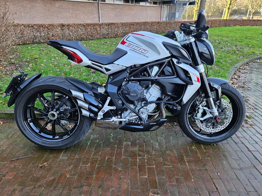 MV Agusta Brutale 800 - Naked Bike, Motoren, Motoren | Overige merken, 3 cilinders, Particulier, Meer dan 35 kW, MV Agusta