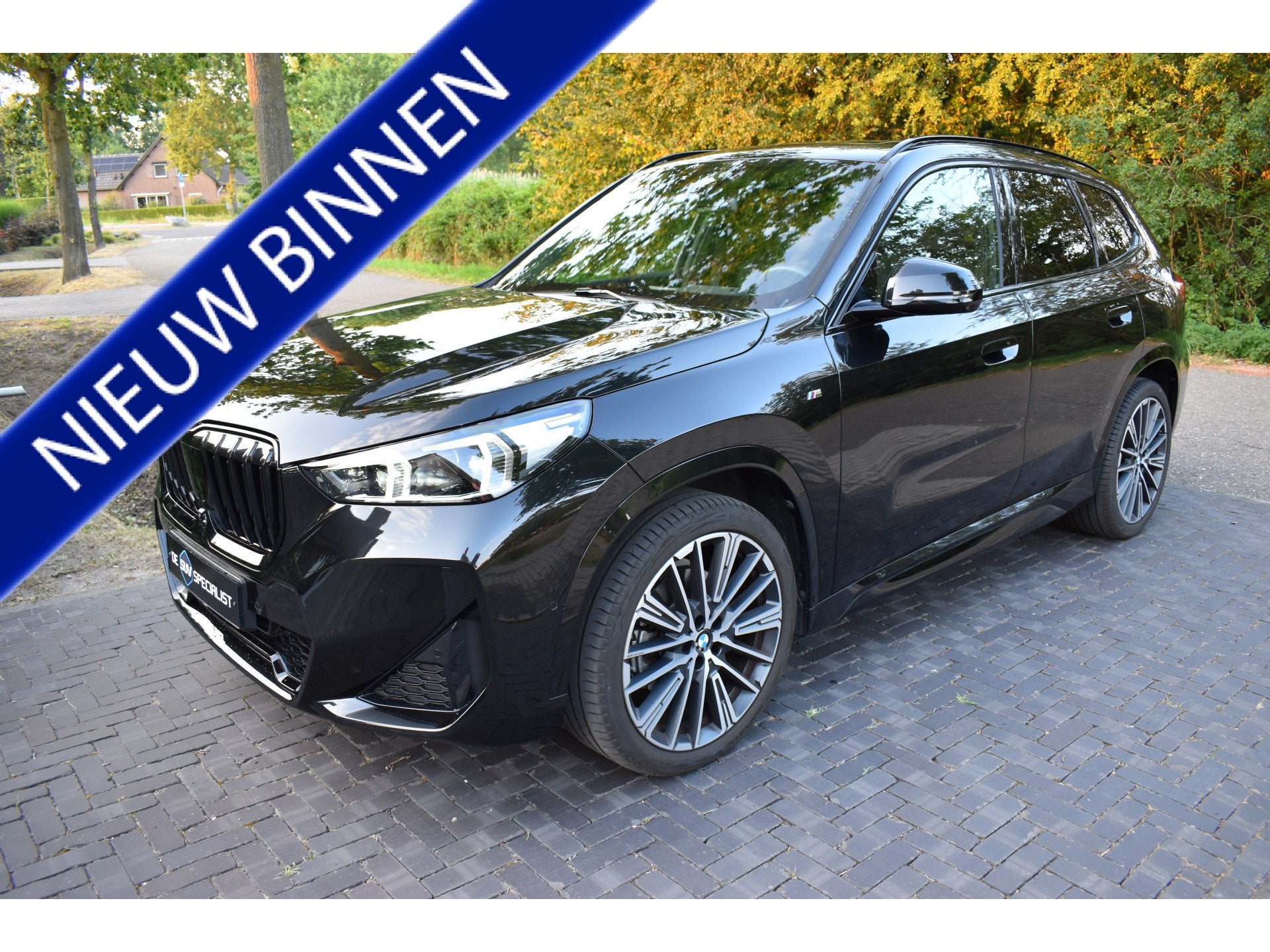 BMW X1 sDrive20i M-SPORT '24 BOMVOL! 21dkm PANO, Trekh., Auto's, Dealer onderhouden, Gebruikt, 156 pk, Met garantie (alle)