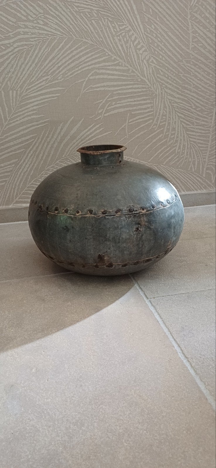 Antieke metalen Indiase waterkruik, handgemaakt, Ophalen of Verzenden