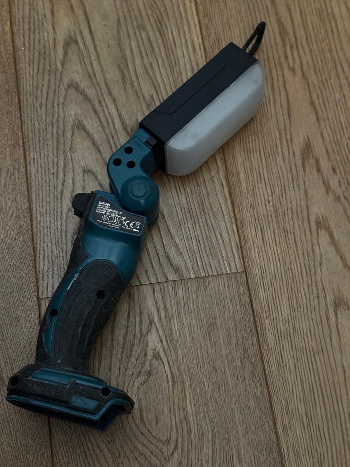 Makita DML801 LED Bouwlamp / Werkspot, Doe-het-zelf en Verbouw, Bouwverlichting, Ophalen, Gebruikt, Minder dan 50 watt, Lamp