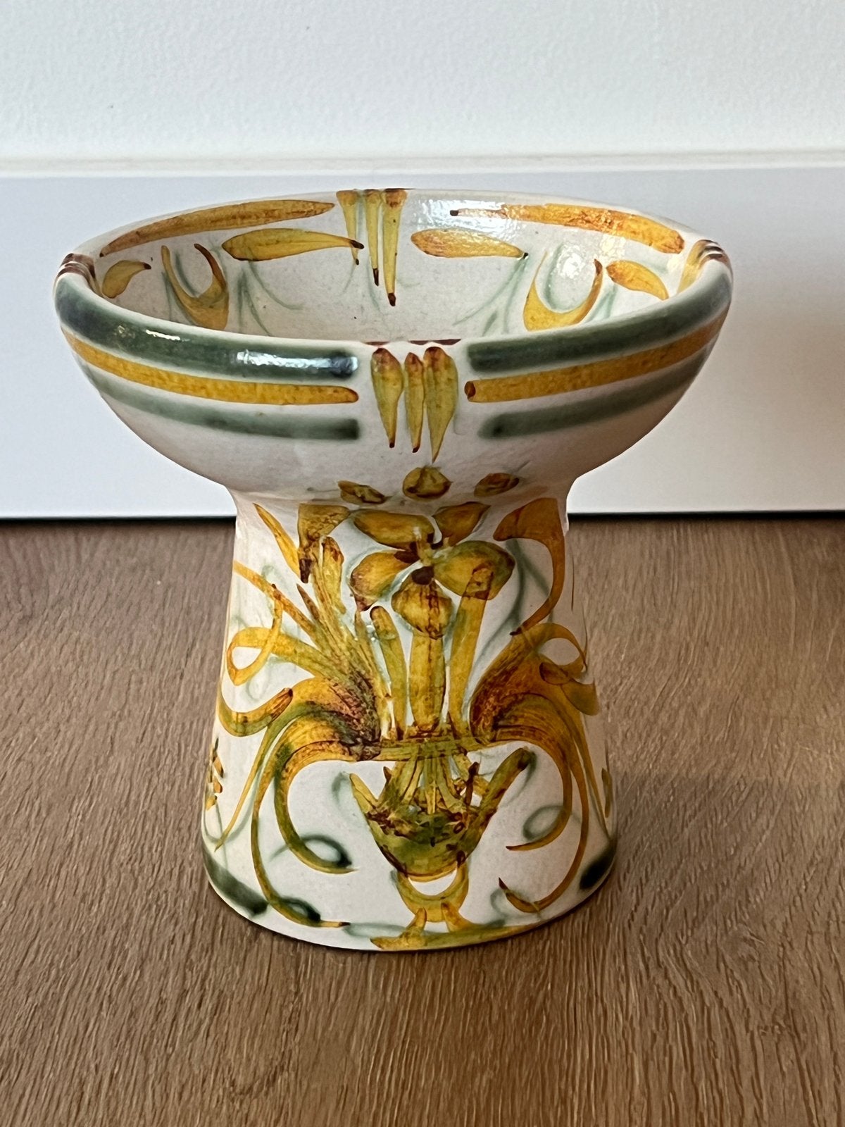 Vintage handbeschilderde keramische bloembolhouder, Antiek en Kunst, Ophalen of Verzenden, Keramiek of Aardewerk