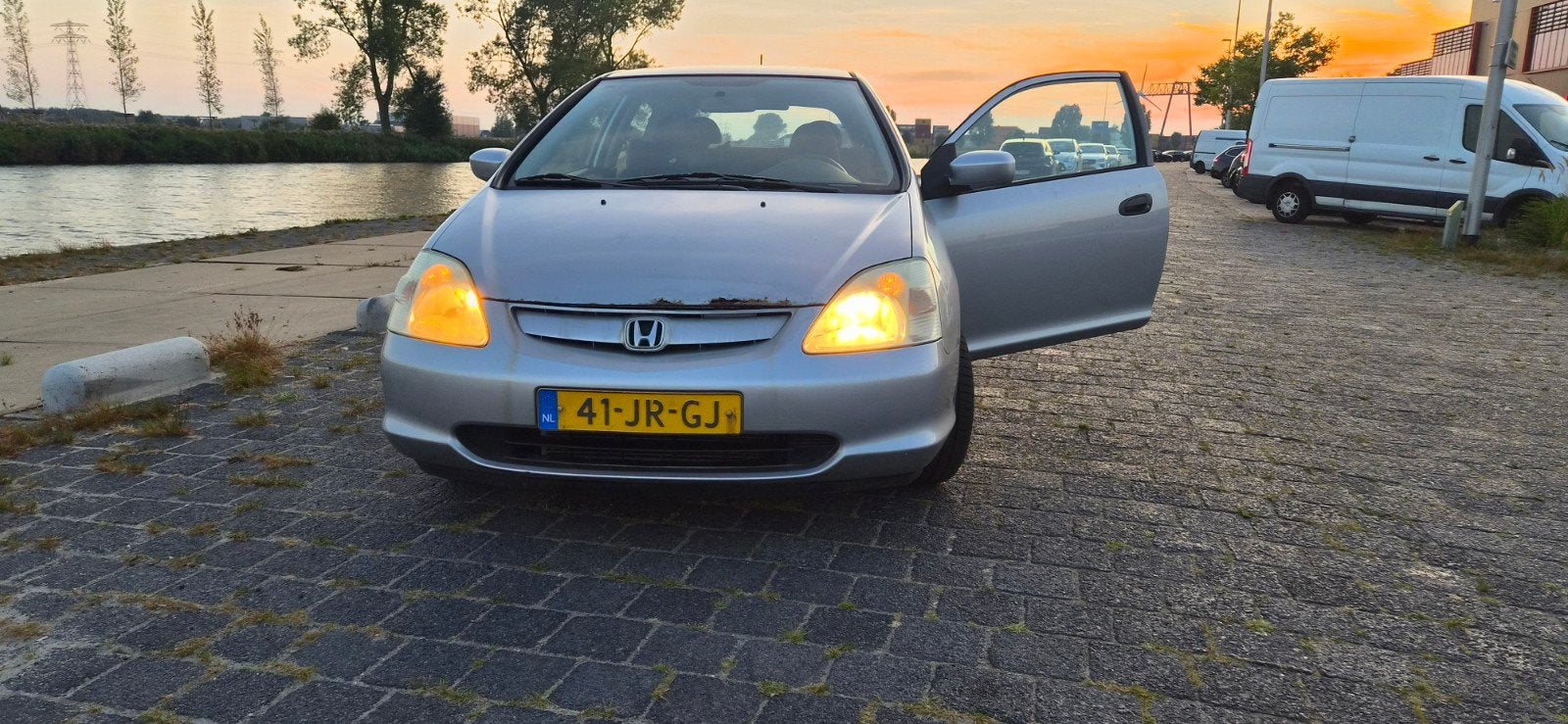 Honda Civic 1.4 I LS 3DR 2002 Grijs, Auto's, Honda, Voorwielaandrijving, 4 cilinders, 1396 cc, 49 €/maand