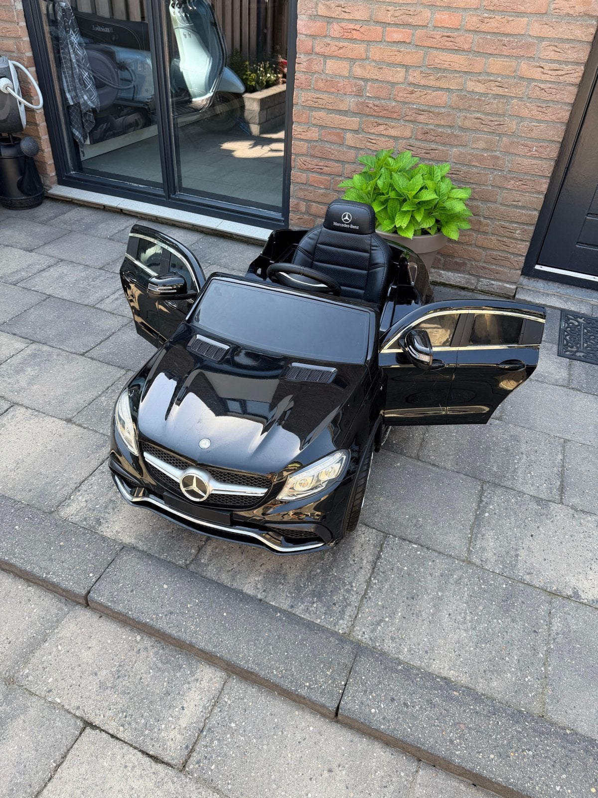Mercedes-Benz GLE63 AMG Kinderauto Elektrisch Zwart, Ophalen, Gebruikt