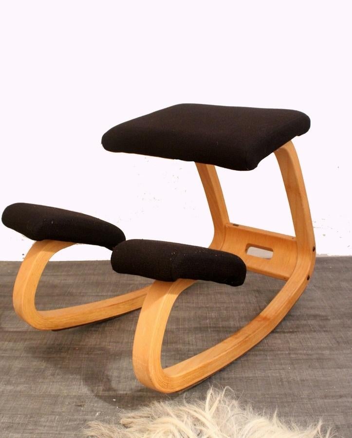 Stokke Varier balans design kniestoel, Huis en Inrichting, Bureaustoelen, Gebruikt, -, Zwart, -