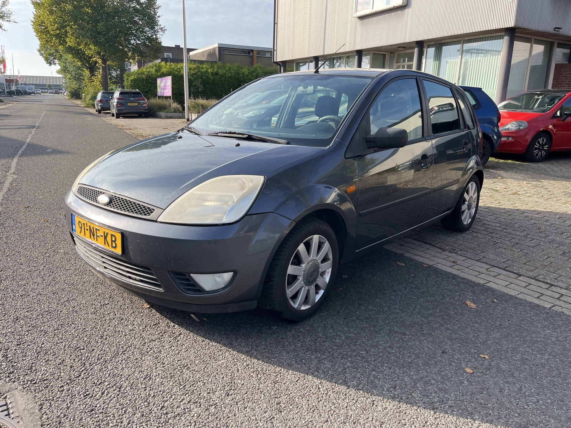 Ford Fiesta 1.4-16V Trend 5 Deurs,Airco. Nieuwe Apk: 18-09-2, Voorwielaandrijving, 15 km/l, Gebruikt, 4 cilinders