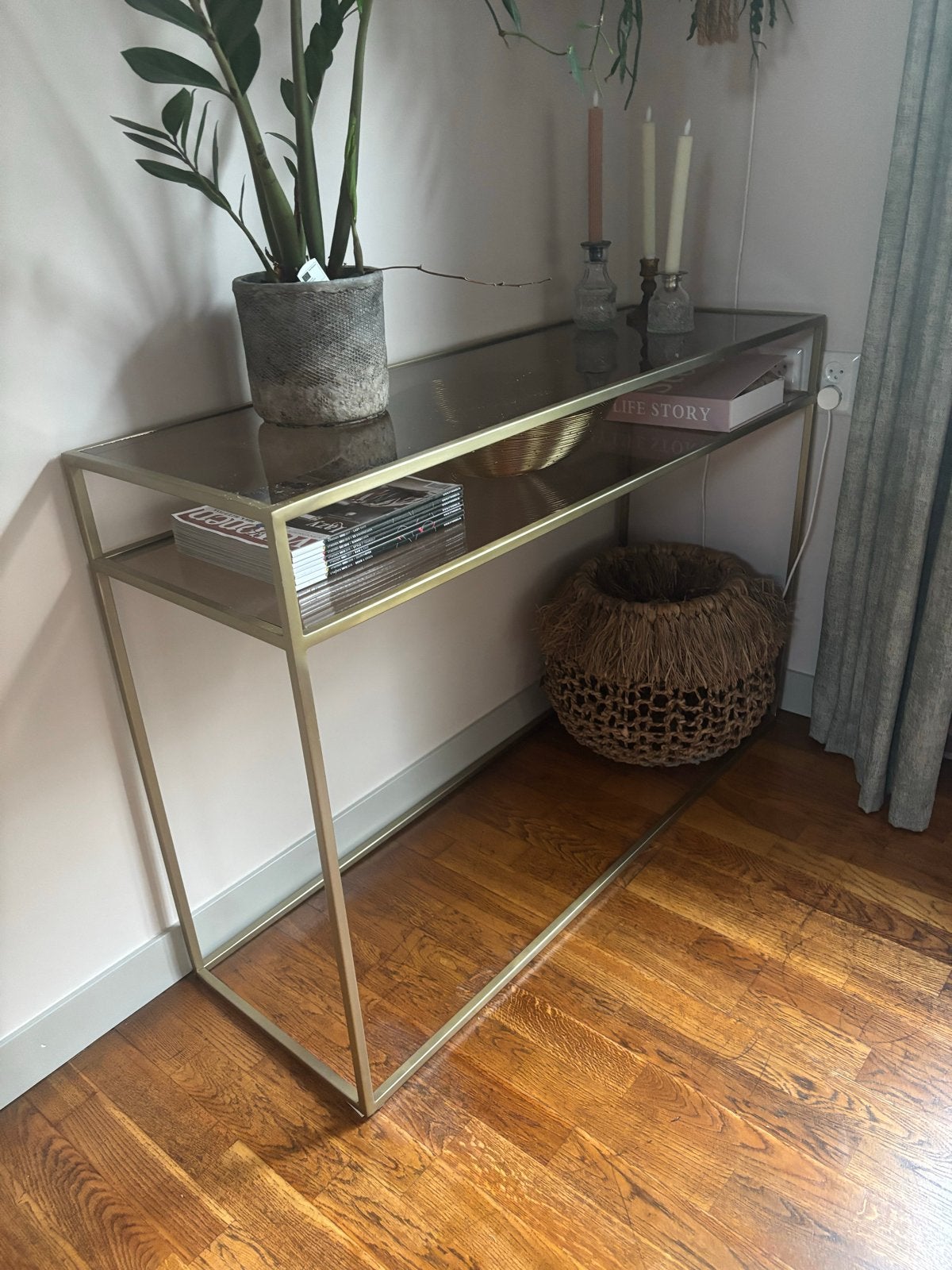 Bijzettafel Light & Living, met glazen blad en gouden frame, Huis en Inrichting, Tafels | Bijzettafels, Ophalen, Metaal of Aluminium