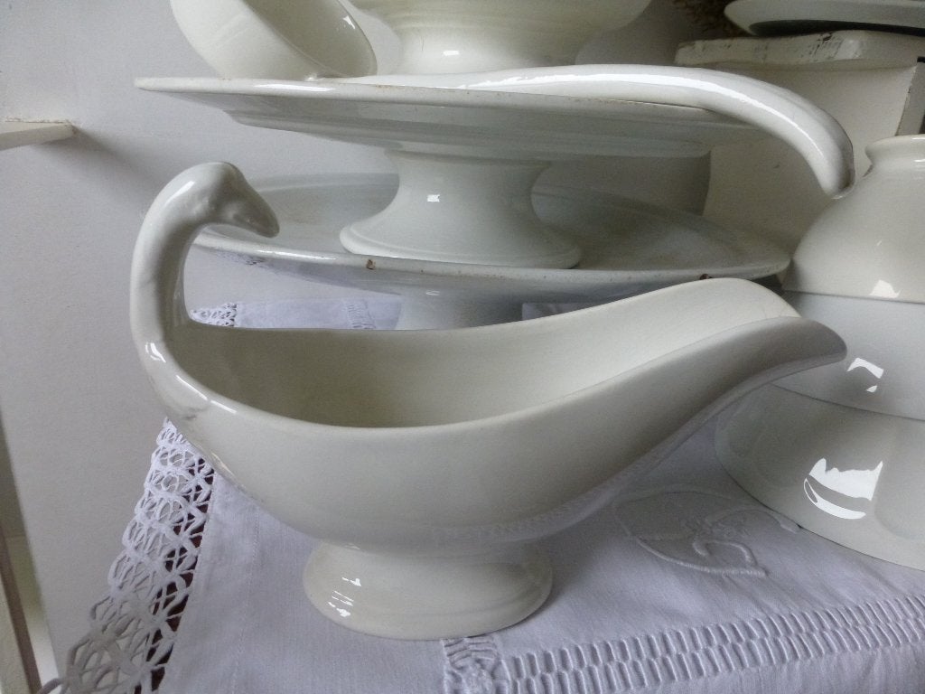 Aparte oude witte sauciere / sauskom SARREGUEMIN zwanenhals, Antiek en Kunst, Ophalen of Verzenden