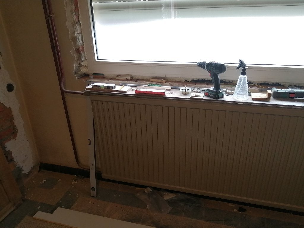 radiator 4 plaats 75h x 175 cm, 6000 W, Ophalen, 30 tot 80 cm, Gebruikt, Hoog rendement (Hr)