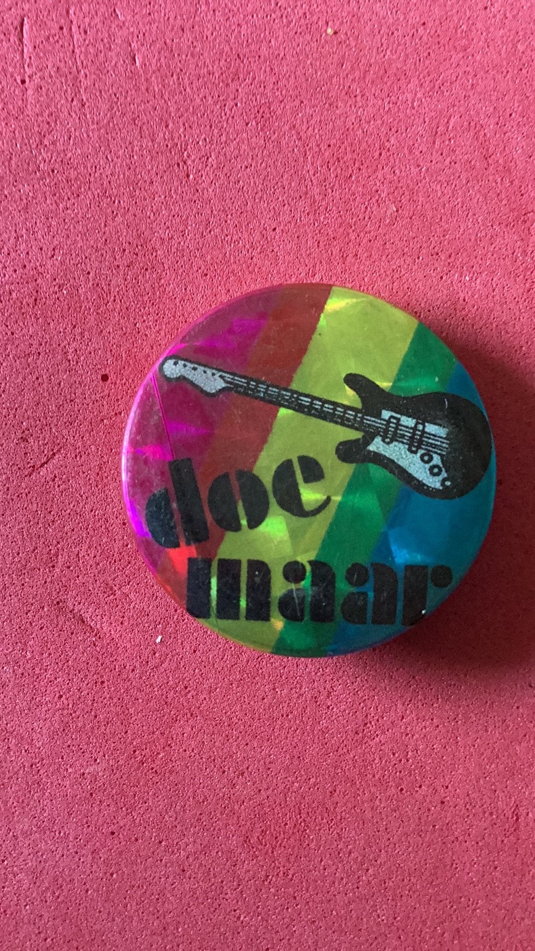 Kleine button Doe Maar (jaren 80), Verzamelen, Speldjes, Pins en Buttons, Verzenden, Zo goed als nieuw, Overige onderwerpen, Button