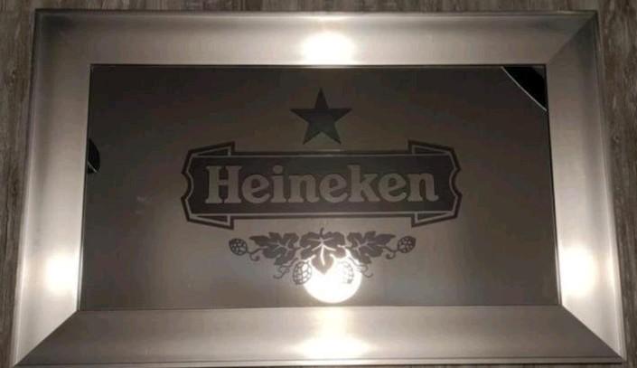 Grote spiegel Heineken, Huis en Inrichting, Woonaccessoires | Spiegels, Ophalen of Verzenden, Zo goed als nieuw, Rechthoekig, Minder dan 100 cm