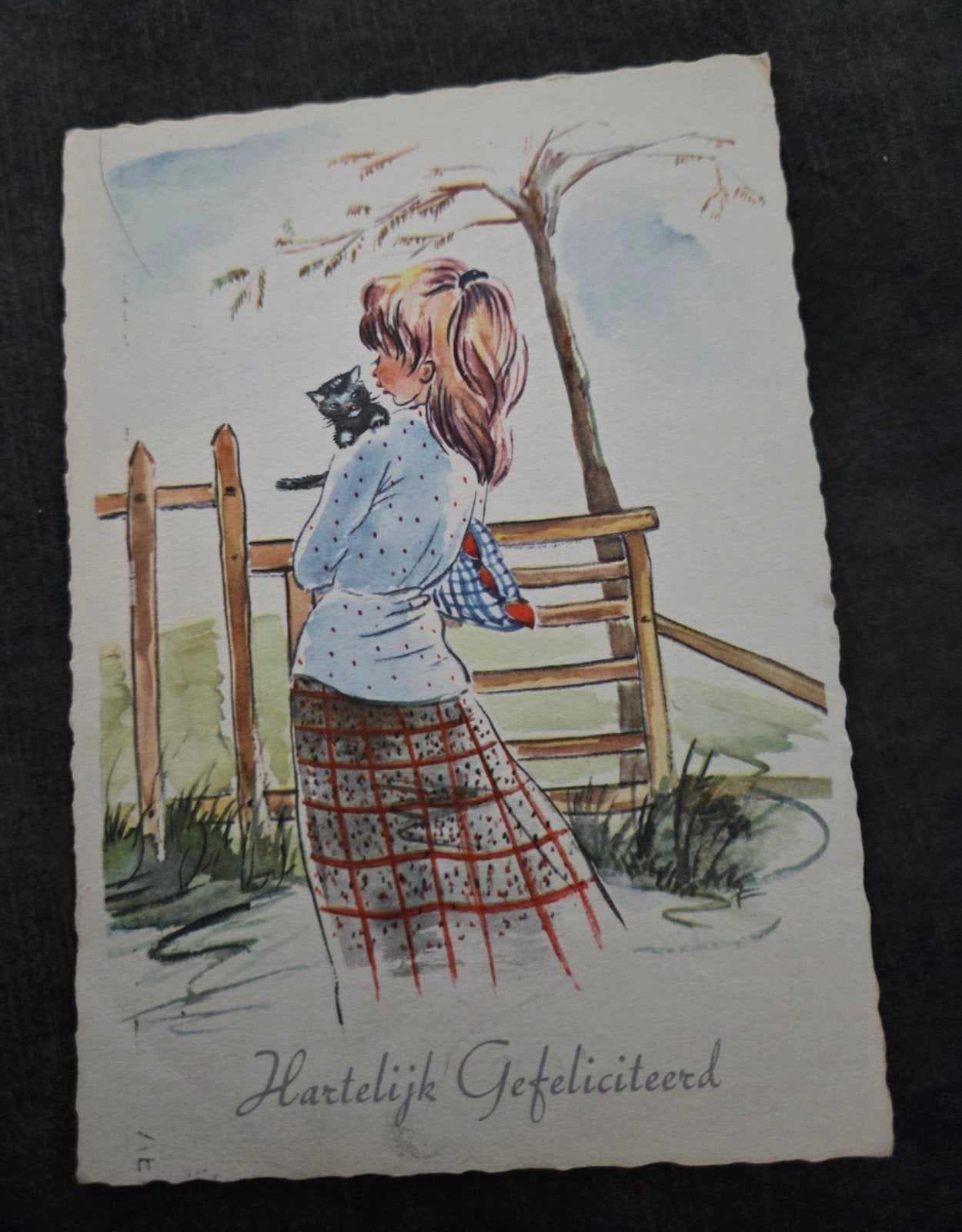 Ansichtkaart 'Hartelijk Gefeliciteerd' met meisje en kat, Verzenden, 1940 tot 1960, Gelopen, Kinderen