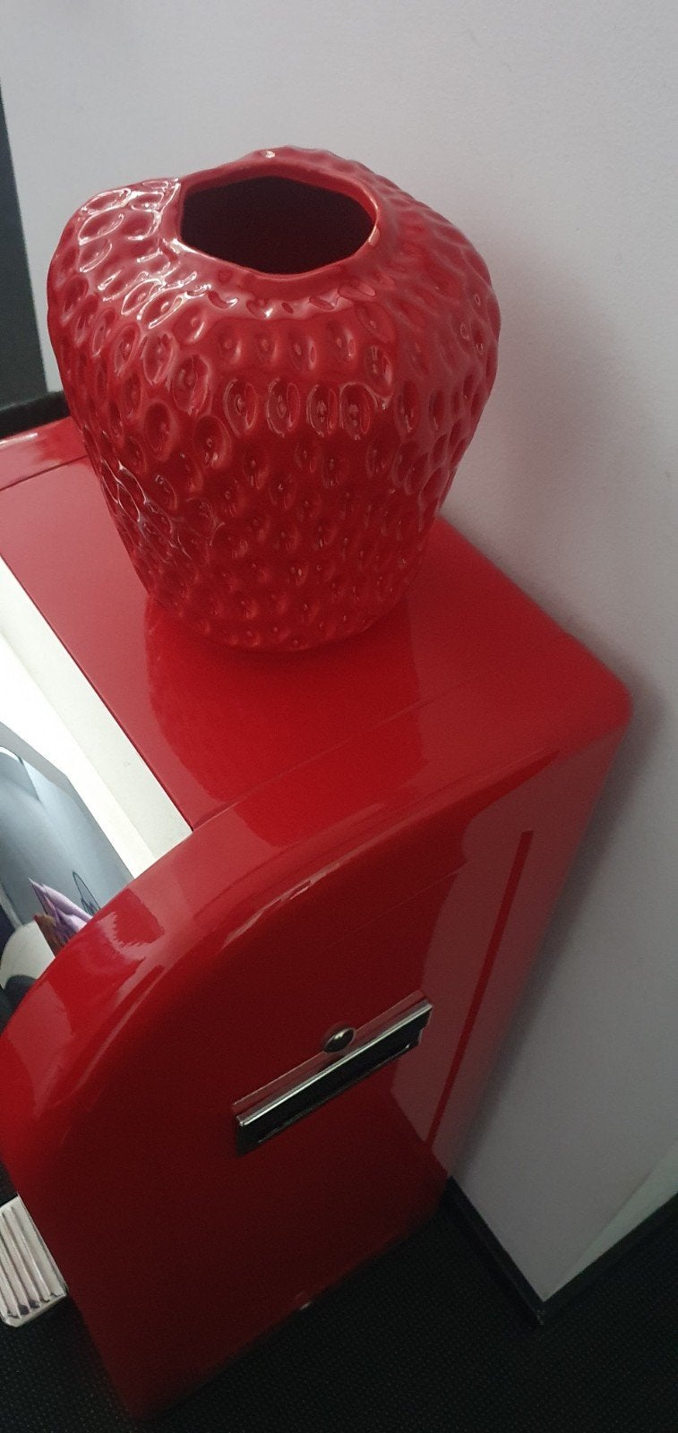 Bloemenvaas  Motief Aardbeien€6.50euro, Ophalen, Steen, Zo goed als nieuw, Minder dan 50 cm