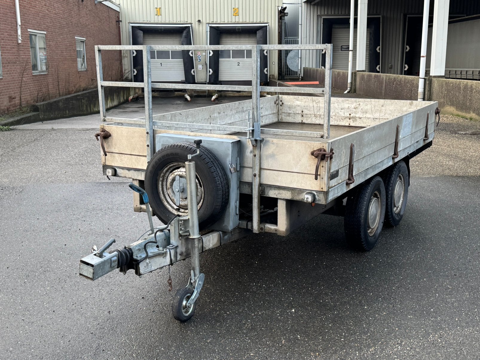Tandemasser plateauaanhanger | Geremd | Aluminium borden, Ophalen, Gebruikt