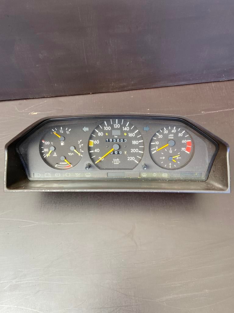 Tellerbak w124 190xxxKM, Auto-onderdelen, Dashboard en Schakelaars, Ophalen of Verzenden
