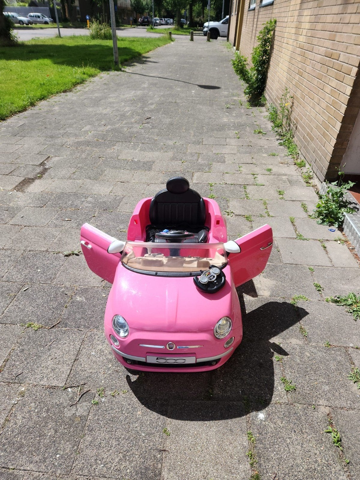 Roze Fiat 500 elektrische kinderauto, Ophalen of Verzenden, Gebruikt, Loopvoertuig