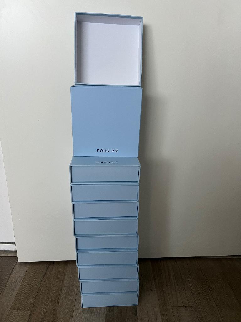 Luxe cadeauverpakking/ Luxe kartonnen verzenddozen 17x5x17, Doos, Minder dan 50 cm, Ophalen of Verzenden, Minder dan 40 cm
