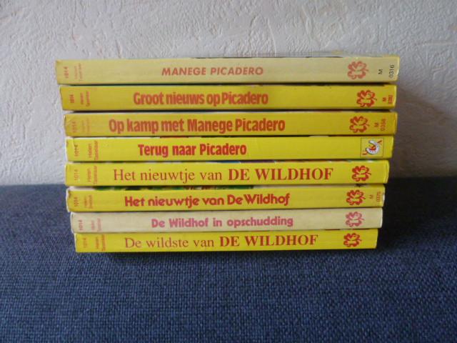 Paarden Pockets - Yvonne Brill-Inge Neeleman-Helen Taselaar, Boeken, Ophalen of Verzenden, Gelezen, Diverse, Fictie