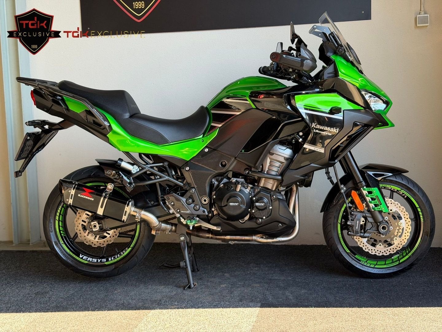 KAWASAKI VERSYS 1000 BLACK WIDOW TOPSTAAT (650 1100), 4 cilinders, Motorrijbewijs A, Bedrijf, Meer dan 35 kW