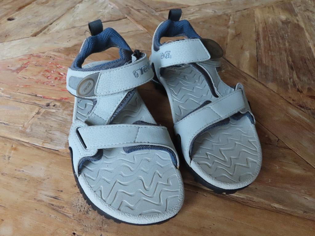 Teva sandelen., Zo goed als nieuw, Teva, Grijs, Sandalen of Muiltjes