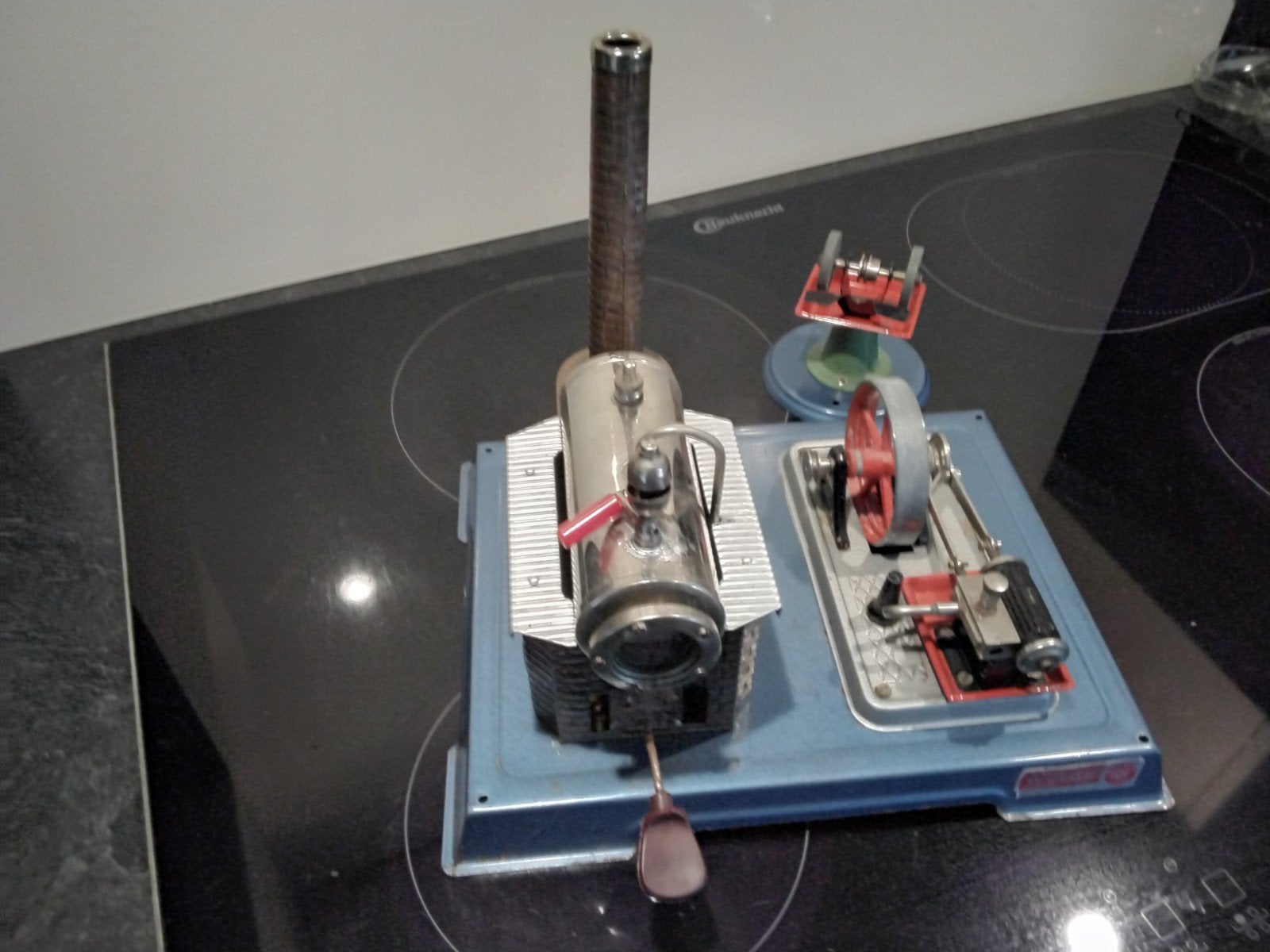 Wilesco D10 stoommachine met slijpmachine - goed werkend, Ophalen of Verzenden