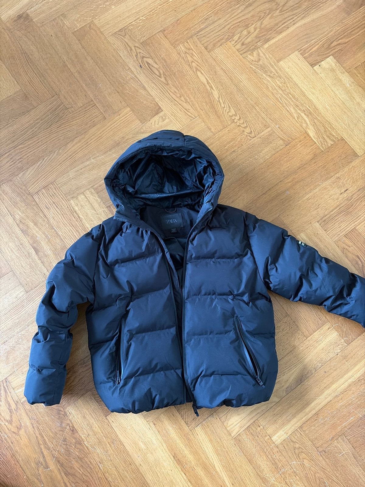 Zwarte Zara Puffer Jas - Maat 13-14 jaar, Kinderen en Baby's, Ophalen of Verzenden, Zo goed als nieuw, Meisje, Jas