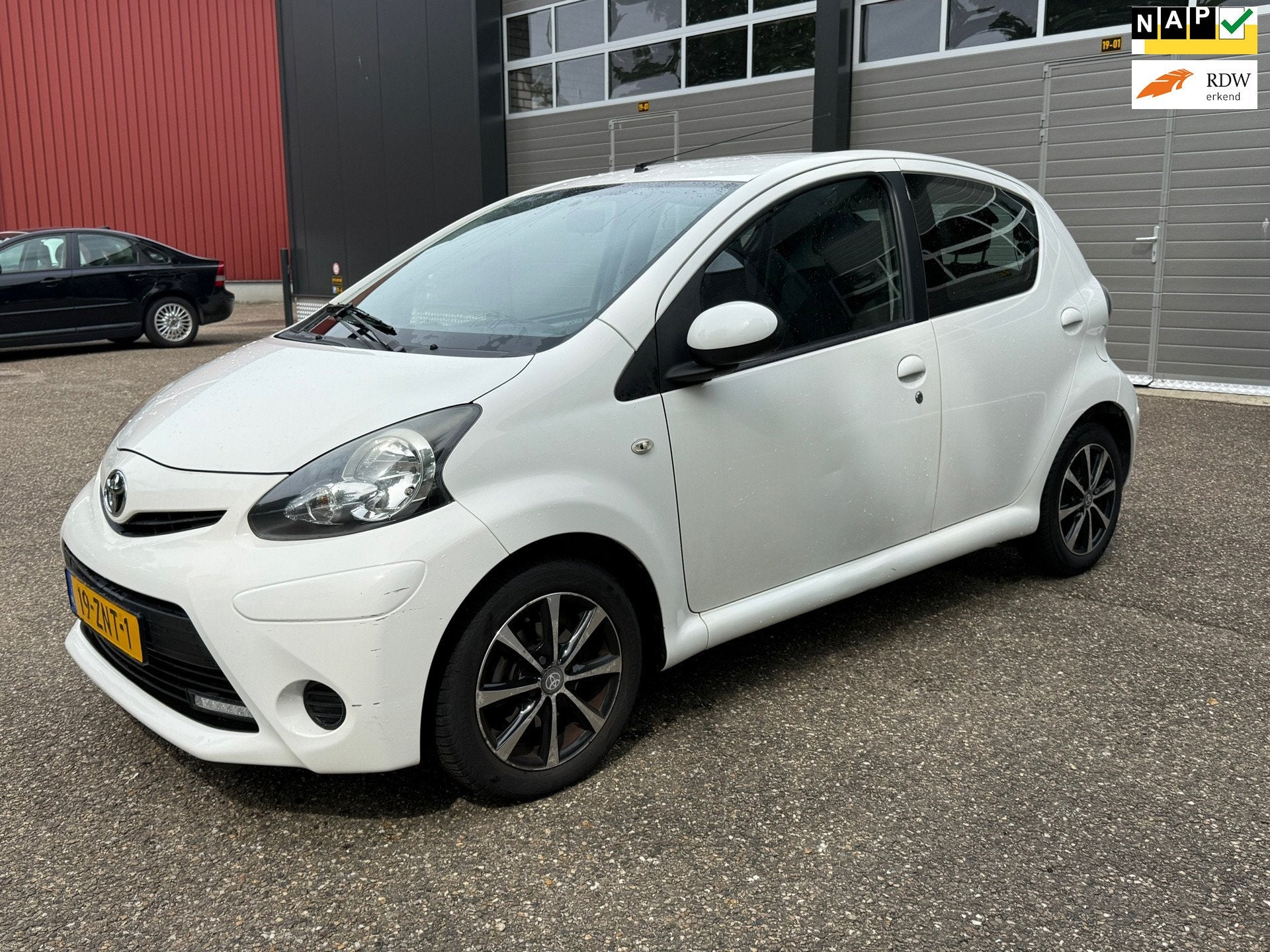 Toyota Aygo 1.0 AIRCO | ELEKTR PAKKET | NIEUWE APK | NAP |, Auto's, Voorwielaandrijving, Euro 5, Stof, Gebruikt