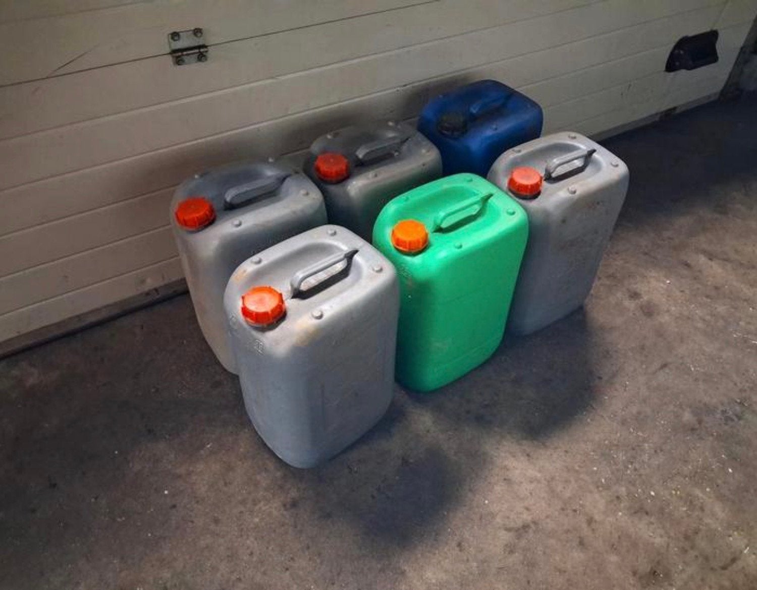 Gratis 10x jerrycan 20 en 25 liter, Minder dan 75 liter, Ophalen of Verzenden, Zo goed als nieuw